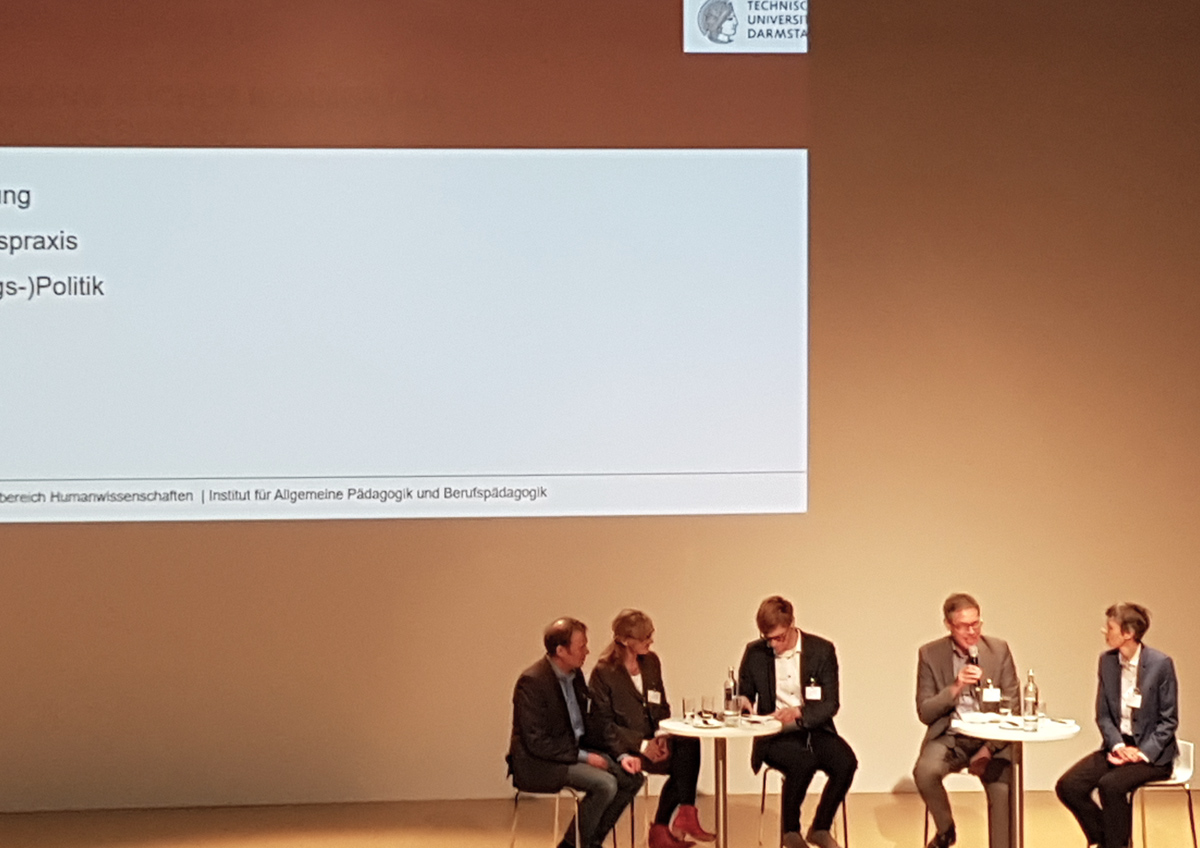 AlphaDekade Konferenz